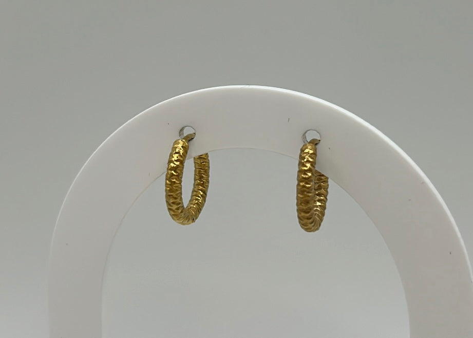 Boucle d'oreille créole martelé