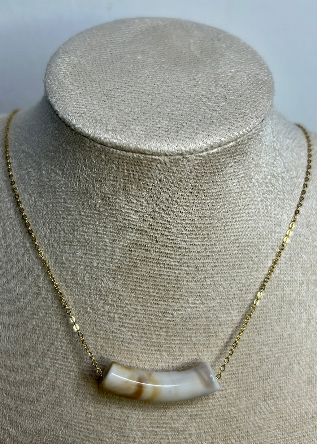 Collier Corne