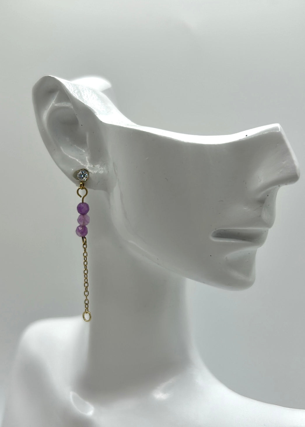 Boucle d'oreille Violette