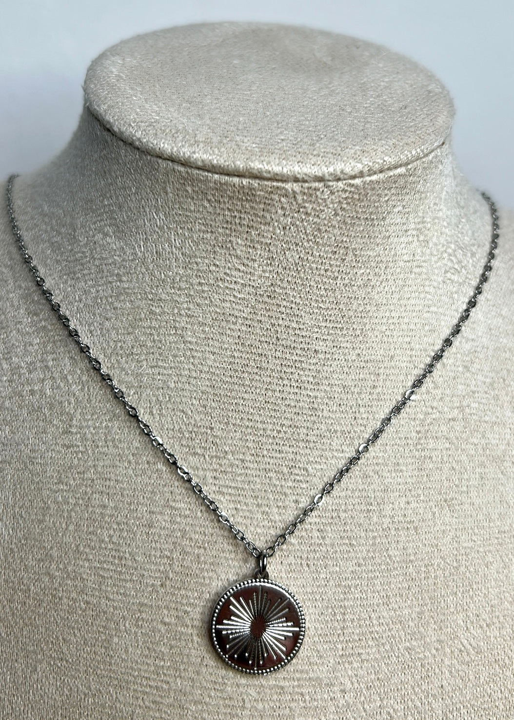 Collier Eclipse