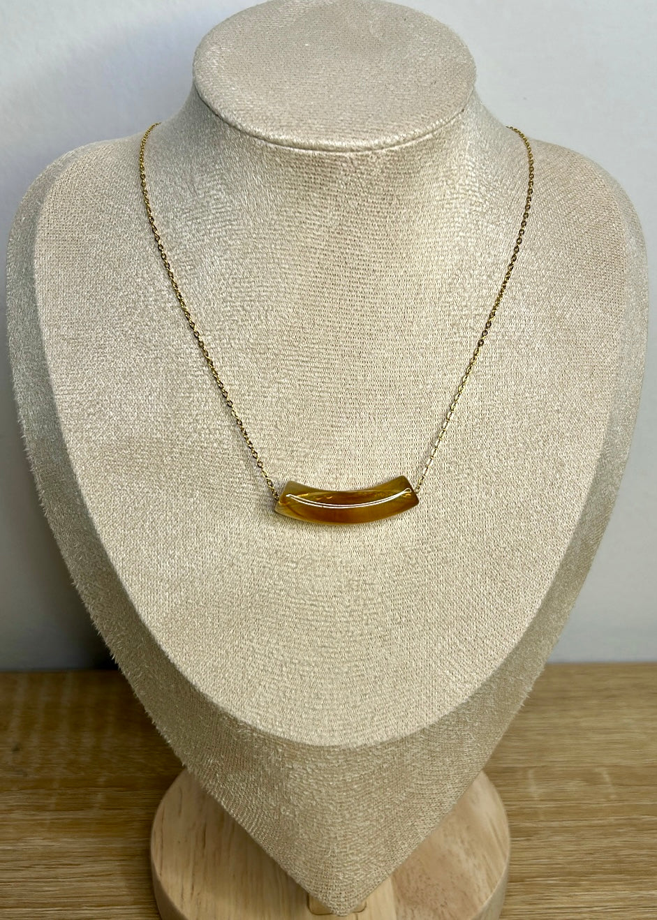 Collier Corne