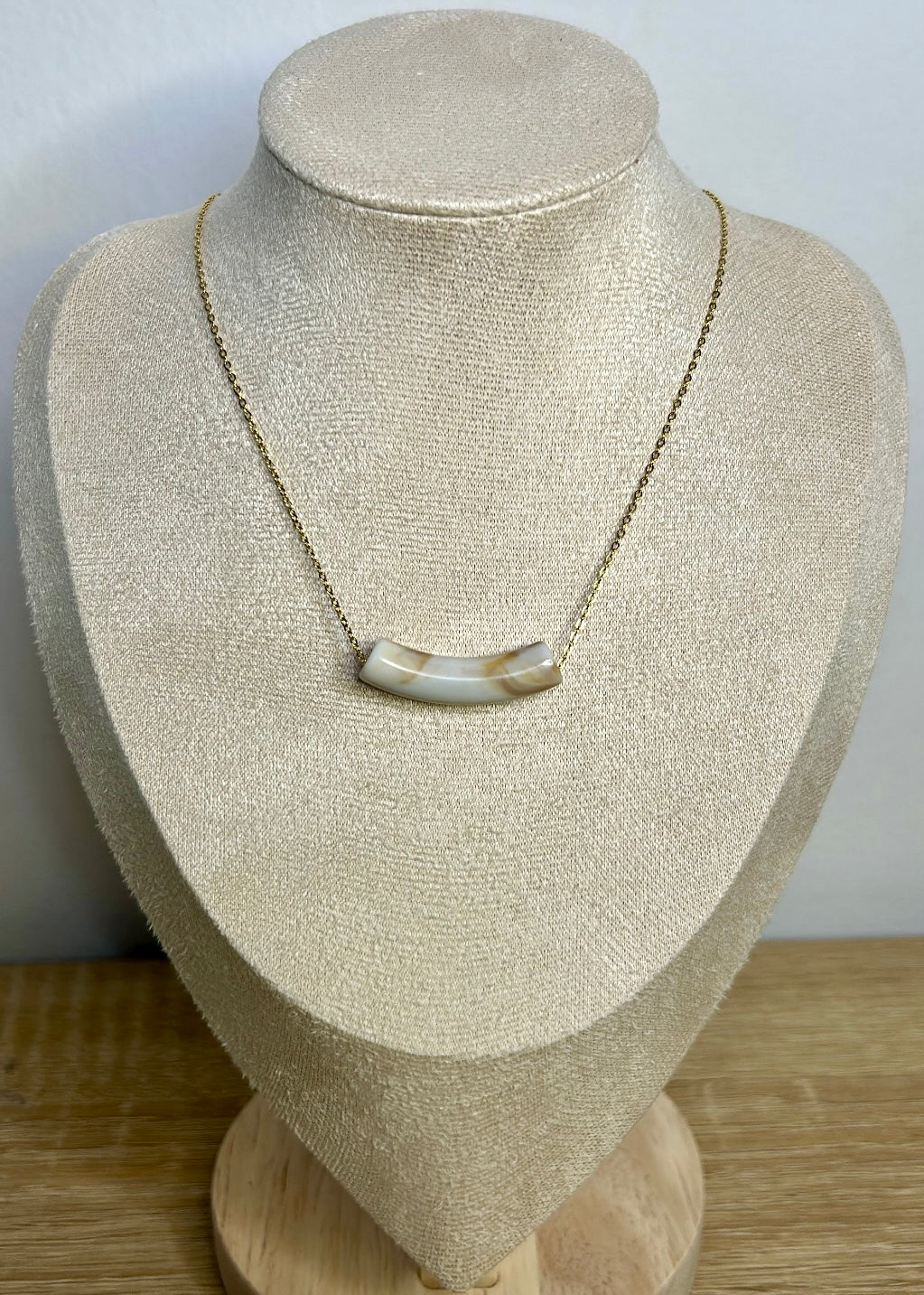Collier Corne